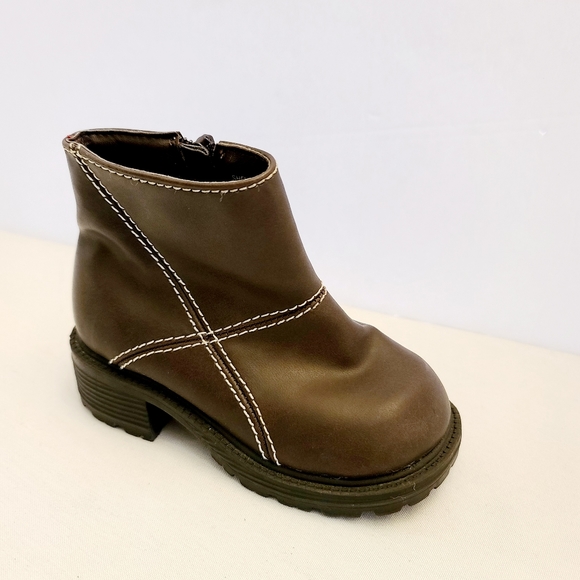 Toddler girls brown chuncky heel boots - Picture 2 of 11